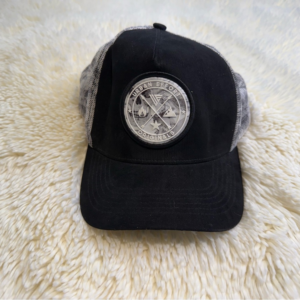 Urban effort men’s Black/Gray Adjustable SnapBack Trucker Hat skull graphic